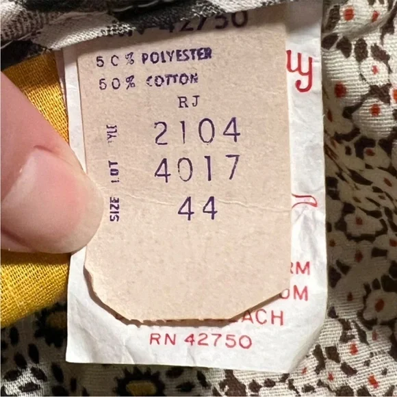 American Vintage Black and White Button Down Shirt with Floral Patches - Picture 4 of 6